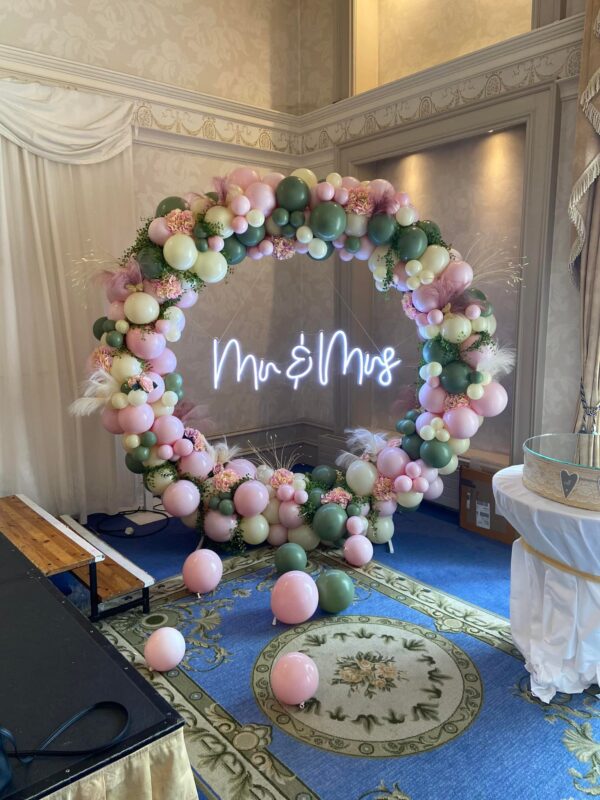 Wedding Balloon hoop (Mr and Mrs Led Sign)