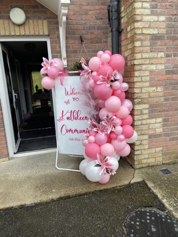 Welcome Sign ( Outdoors )